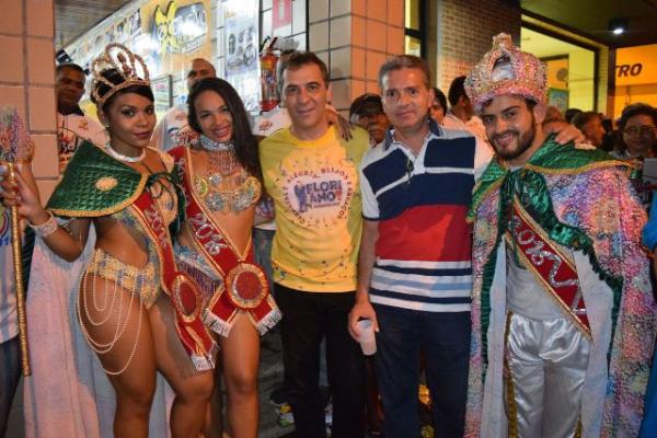 Prefeito Gilberto Júnior participa do Zé Pereira de Floriano.(Imagem:Waldemir Miranda)