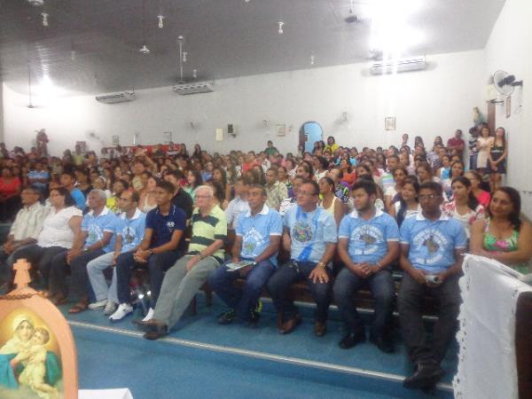 Missa da Misericórdia atrai multidão na Paróquia de Nossa Senhora das Graças.(Imagem:FlorianoNews)