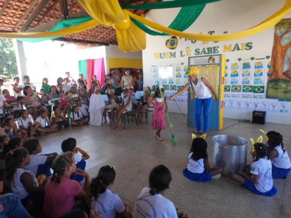 Escola Municipal apresenta resultados do Projeto Quem Lê Sabe Mais.(Imagem:FlorianoNews)