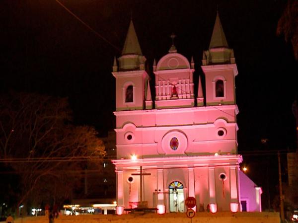 Igreja São Benedito recebe iluminação especial.(Imagem:Reprodução/TV Clube)