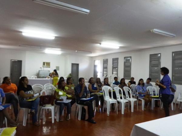 10ª GRE realiza I seminário de formação de orientadores de estudo do PNEM.(Imagem:FlorianoNews)