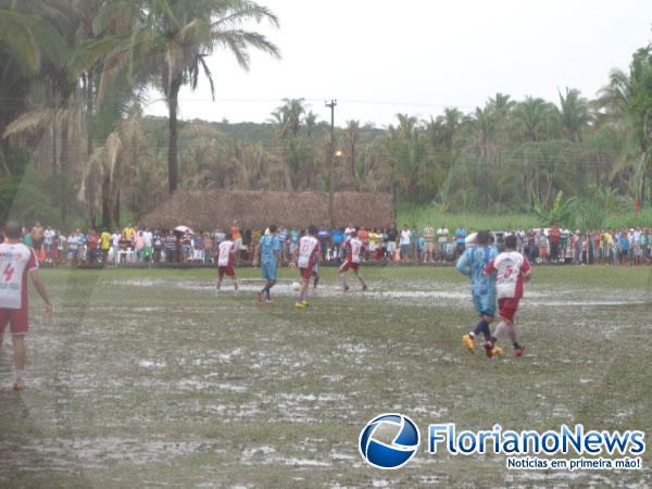 Riachinho fica com titulo do campeonato debaixo de muita chuva e confusão.(Imagem:FlorianoNews)