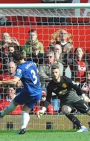 De Gea defende pênalti cobrado por  Baines.(Imagem:Agência EFE)