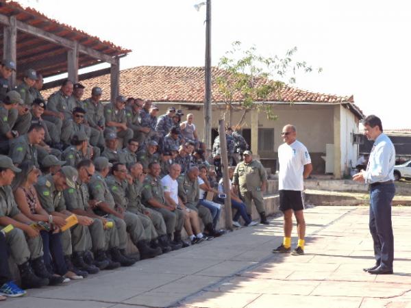 Palestra orienta policiais militares sobre câncer de próstata.(Imagem:FlorianoNews)