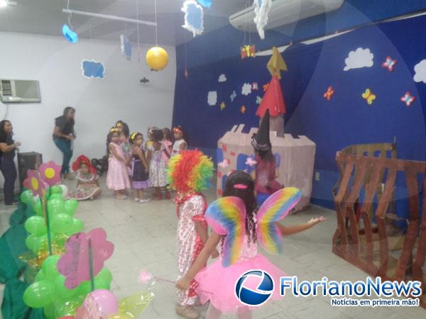 Alunos da Educação Infantil do SESC apresentaram peça teatral para os pais.(Imagem:FlorianoNews)