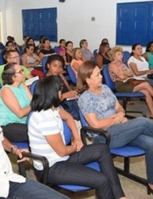 Professores participam de reunião sobre o FNDE.(Imagem:Waldemir Miranda)