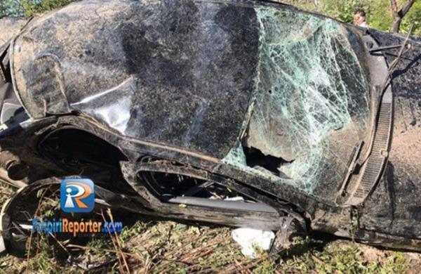 Carro capota e deixa cinco pessoas feridas na BR-343.(Imagem:Piripiri Repórter)