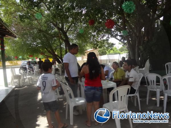 Alunos e Professores realizam confraternização do Programa Mais Educação.(Imagem:FlorinaoNews)