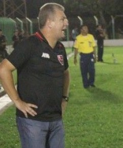 Daniel Frasson, técnico do Flamengo-PI, elogia elenco, mas volta atenções para as semifinais do Campeonato Piauiense.(Imagem:Wenner Tito)