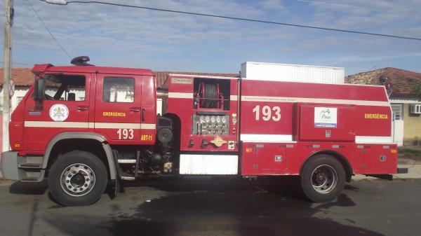 Corpo de Bombeiros recebe veículo de combate a incêndios.(Imagem:FlorianoNews)