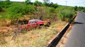 Carro sai da pista e provoca acidente, não houve vítimas(Imagem:Sanjoanense)