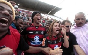 Vagner Love na apresentação de Ronaldinho, em janeiro. (Imagem:Alexandre Vidal / Fla Imagem)