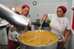 Secretaria de Educação promove capacitação para merendeiras.(Imagem:Divulgação)