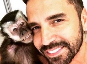 Após morte de Twelves, Latino surge com novo macaco.(Imagem:Instagram)