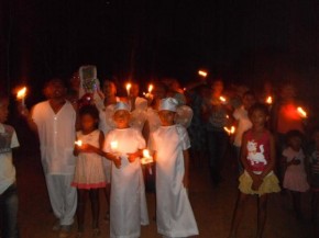 Repórter Amarelinho prestigia Festa do Divino na localidade Macaúba.(Imagem:FlorianoNews)