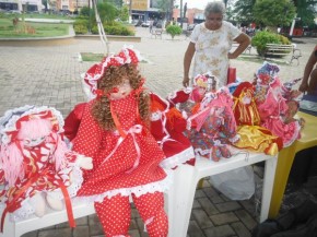 Coopeartes promoveu mostra de artesanato na Praça Dr. Sebastião Martins.(Imagem:FlorianoNews)