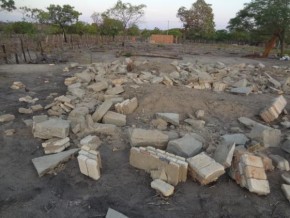                      Casas que eram construídas no bairro cajueiro II foram destruídas (Imagem:florianonews)