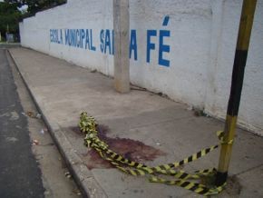 O crime ocorreu próximo a parada final do conjunto Santa Fé, zona sul de Teresina.(Imagem:Carlos Lustosa Filho/CidadeVerde.com)