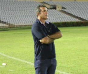 Paulo Moroni não é mais técnico do Piauí.(Imagem:Abdias Bideh/Globoesporte.com)