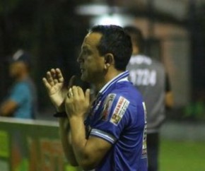 Paulinho Kobayashi, técnico do Altos(Imagem:Divulgação)