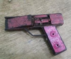 Arma de fabricação caseira.(Imagem:Agente 190/jc24horas)