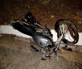 Jovem morre e outro fica ferido em colisão entre moto e carreta no PI.(Imagem:PRF)