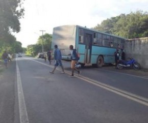 Motociclista morre esmagado por ônibus no interior do Piauí.(Imagem:Clique União)