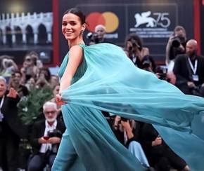 Bruna Marquezine rouba a cena em festival de Veneza.(Imagem:Instagram)