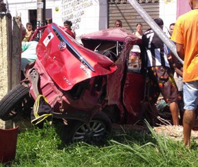 Acidente entre carro e metrô deixa vítima presa nas ferragens na Capital.(Imagem:Cidadeverde.com)