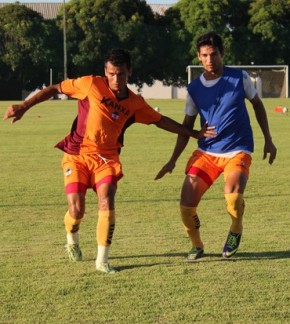 Treino do Galo para jogo com o Santos-AP contou com Rafael Araújo, Paulo Paraíba e Índio na zaga.(Imagem: Emanuele Madeira)