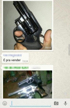 Armas são oferecidas pela rede social na internet.(Imagem: Reprodução)