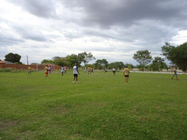 Jogo marca confraternização entre amigos em Floriano.(Imagem:FlorianoNews)