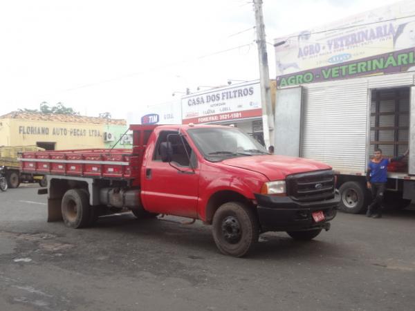 PM registra acidente envolvendo caminhão, carro e moto no Centro de Floriano.(Imagem:FlorianoNews)