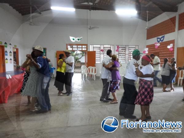 Homenagem às mulheres reúne idosas do grupo AMI no CRAS II.(Imagem:FlorianoNews)