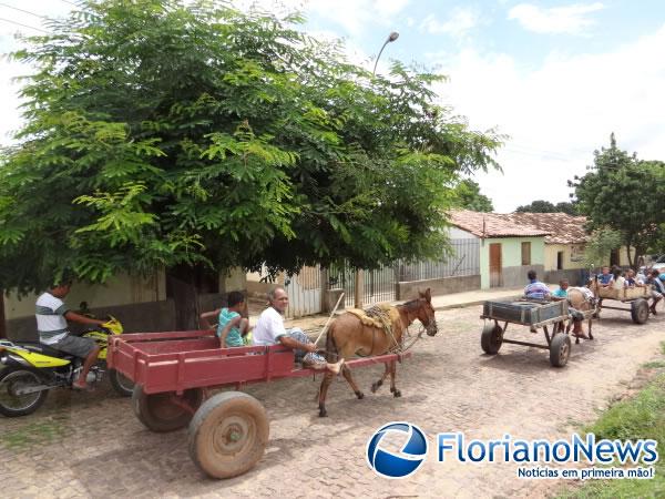 Festa dos Carroceiros atraiu dezenas de participantes em Nazaré do Piauí.(Imagem:FlorianoNews)