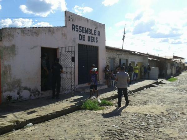 Jovem foi morto dentro de uma igreja na Zona Sul de Teresina.(Imagem:Juliana Gomes/G1)