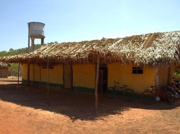 Cerca de 40 crianças estudam em escola de taipa em Miguel Alves.(Imagem:Flaviane Tajra/Arquivo Pessoal)