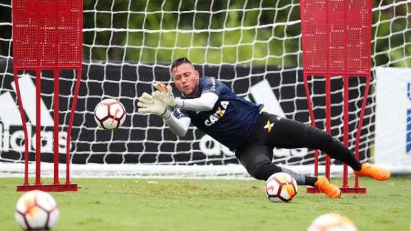 Goleiro Diego Alves foi afastado do elenco e não deverá mais ser opção até o fim do ano.(Imagem:Divulgação)