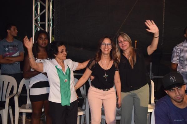 Pe. Juarez de Castro faz show em Floriano(Imagem:Waldemir Miranda)