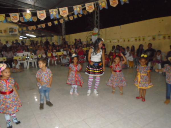 Escola Mega de Floriano realiza arraiá junino.(Imagem:FlorianoNews)