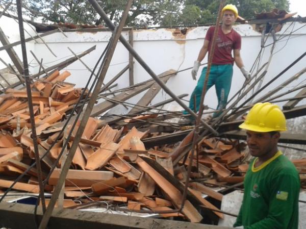 Teto de Escola Francisco Prado desabou em Teresina.(Imagem:Gilcilene Araújo/G1)