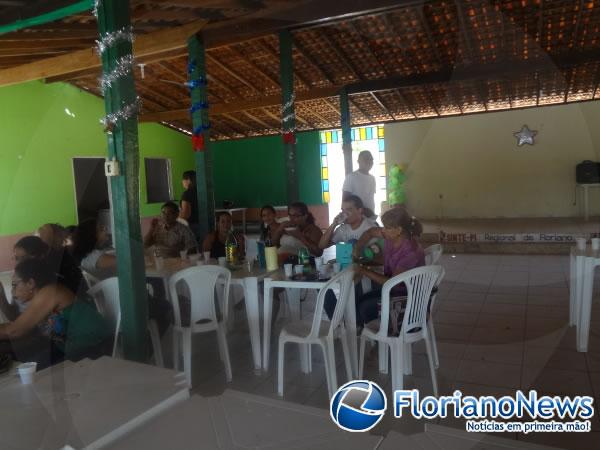 Alunos e Professores realizam confraternização do Programa Mais Educação.(Imagem:FlorinaoNews)