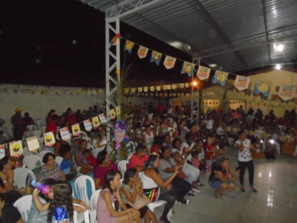 Escola Mega de Floriano realiza arraiá junino.(Imagem:FlorianoNews)