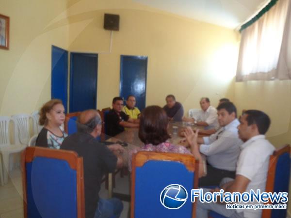 Agentes bancários não comparem a reunião sobre melhorias no atendimento à população.(Imagem:FlorianoNews)