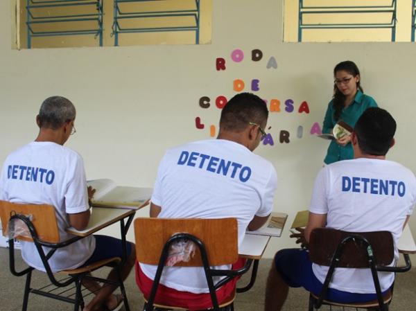 Detentos têm até 30 dias para leitura de um livro e depois participar de debate.(Imagem:Patrícia Andrade/G1)