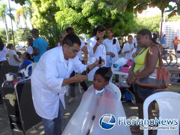 Ação Social e de Cidadania são realizadas na Praça Dr. Sebastião Martins.(Imagem:FlorianoNews)