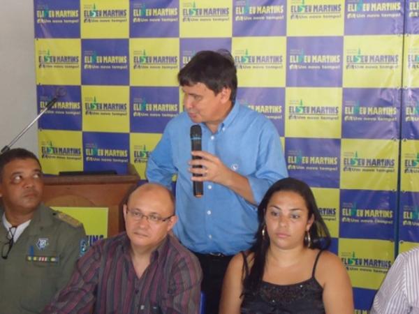 Deputado Gustavo Neiva participou de encontro do G15 em Eliseu Martins.(Imagem:Portal o dia)