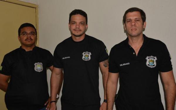 Delegados Paulo Gregório Furtado, Eduardo Aquino e João Rodrigo de Luna, responsáveis pela investigação do crime.(Imagem:Cristiano Setragni/portalcorrente.com.br)