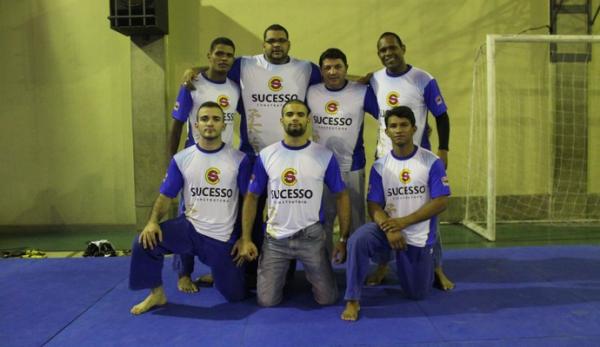 Parte da equipe do Judô Queiroz no Grand Prix 2014.(Imagem:Wenner Tito)