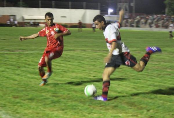 Titular na estreia, Pretinho revela ter atuado em três posições para suprir baixas contra o Fla-PI.(Imagem:Emanuele Madeira)